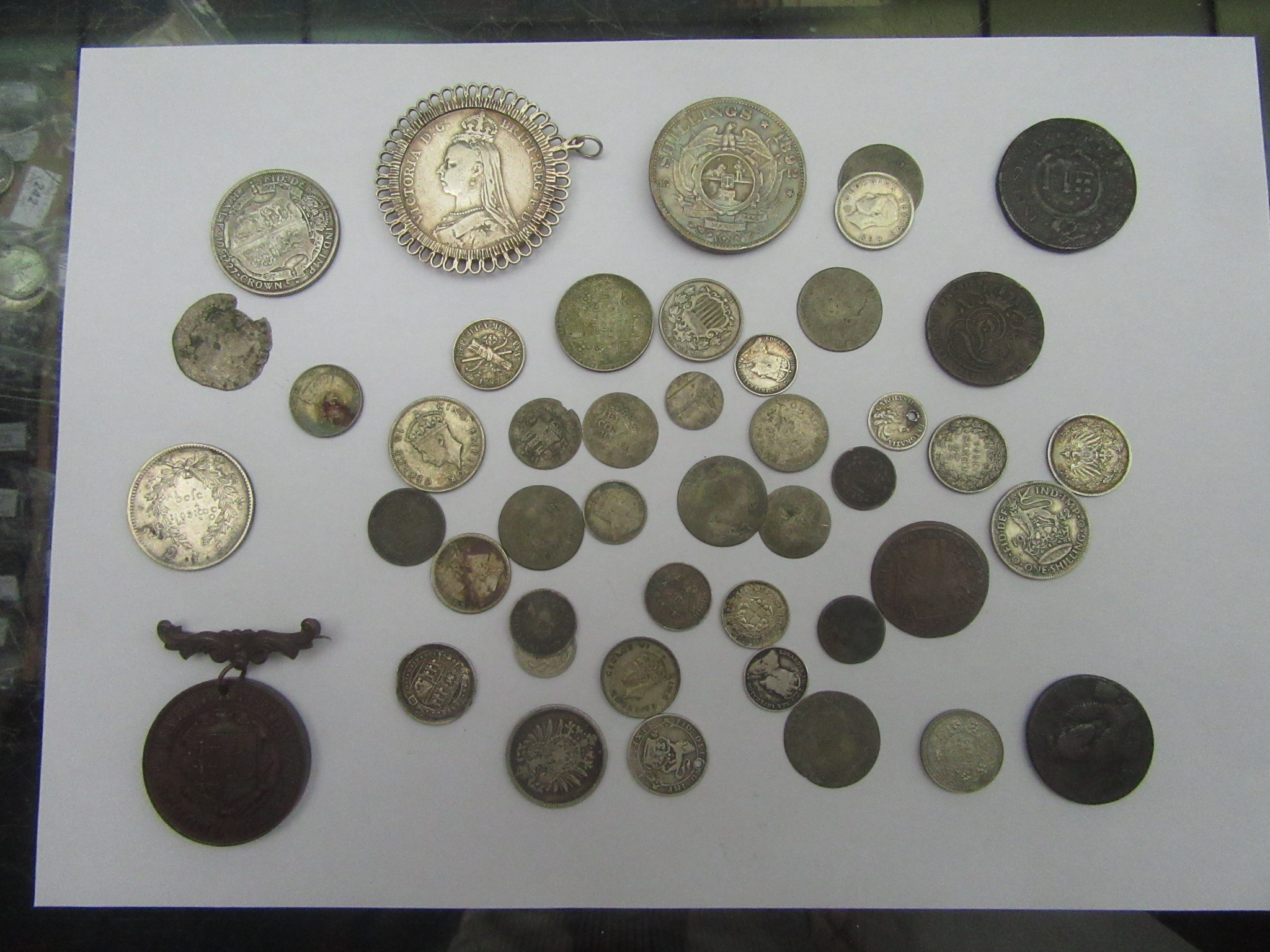 Crown 1890, four tokens and other silver coins etc.