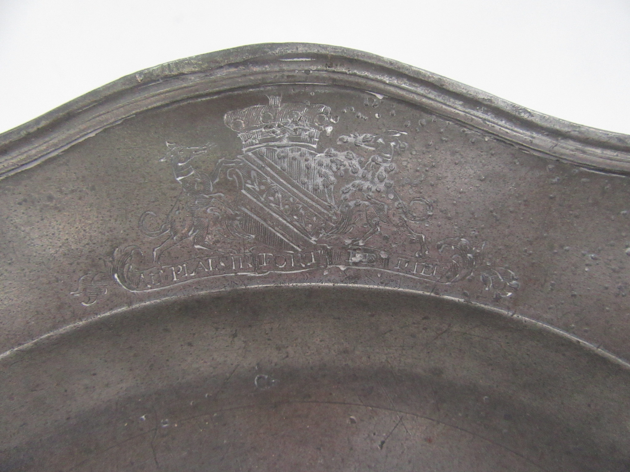 Four George III pewter plates by Thomas Chamberlain, London, diameter 30cm. - Image 6 of 14