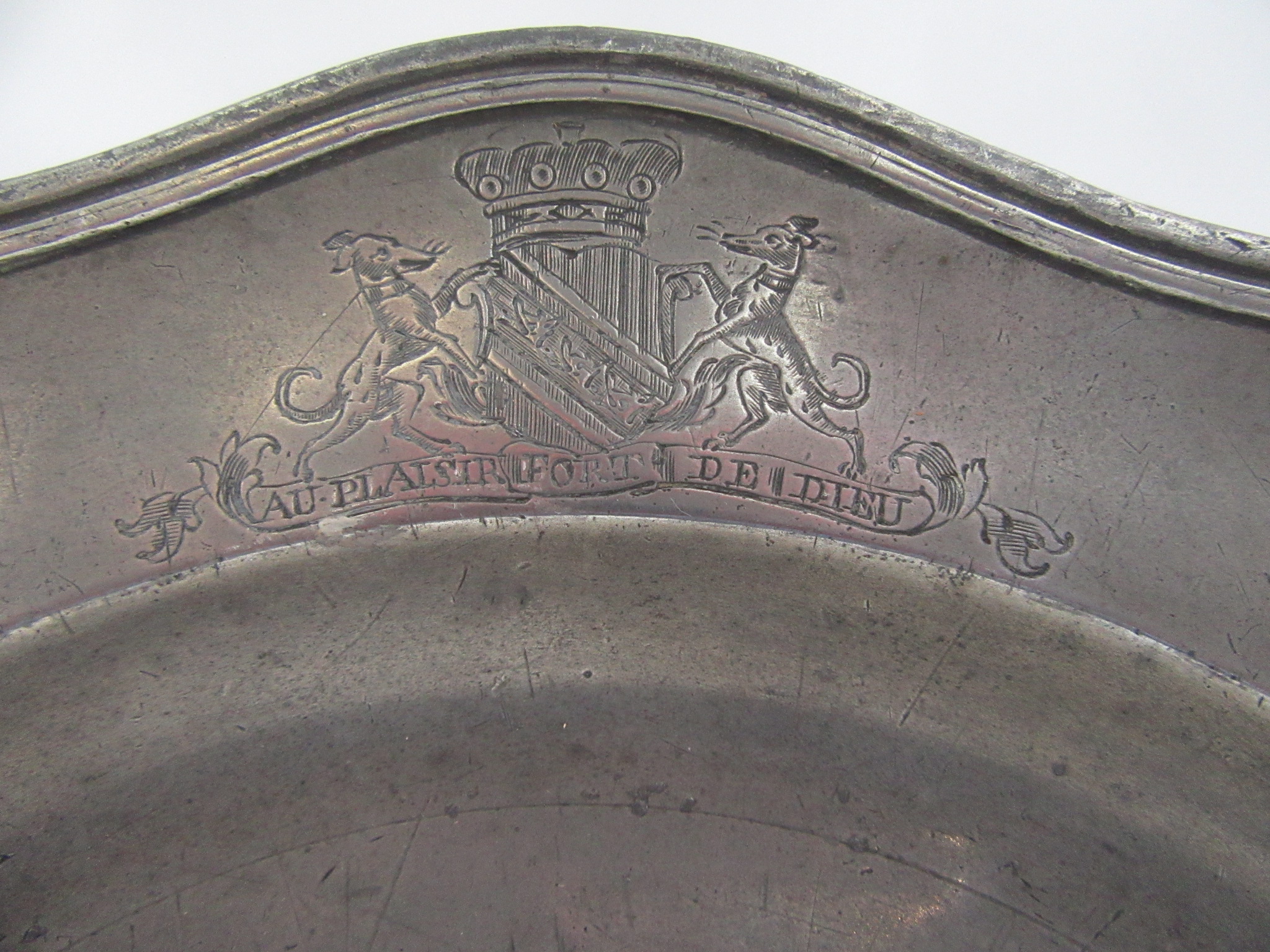 Four George III pewter plates by Thomas Chamberlain, London, diameter 30cm. - Image 3 of 14