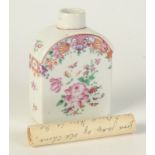 A Chinese famille rose porcelain tea caddy, 18th century, height 11.2cm, width 8cm, depth 4cm.