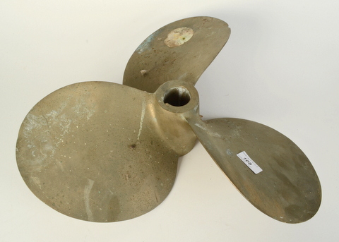 A cast brass propeller, impressed 'HAMBLE 90798, H7, 37226', diameter 46.5cm.