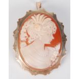 A 9ct gold mounted cameo brooch/pendant.
