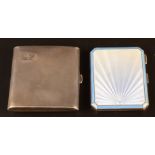 A heavy engine turned silver cigarette case Sheffield 1926,