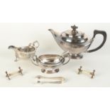 Miscellaneous, to include a teapot, a sauce boat, a sugar bowl,