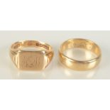 A 9ct gold band, size O, and a 9ct gold signet ring, size R, 10.1g.