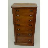 A late Victorian Wellington chest, of seven graduated drawers, width 59.5cm.