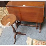 An Edwardian satinwood cross-banded mahogany Sutherland table, 69cm wide, 83cm long extended,