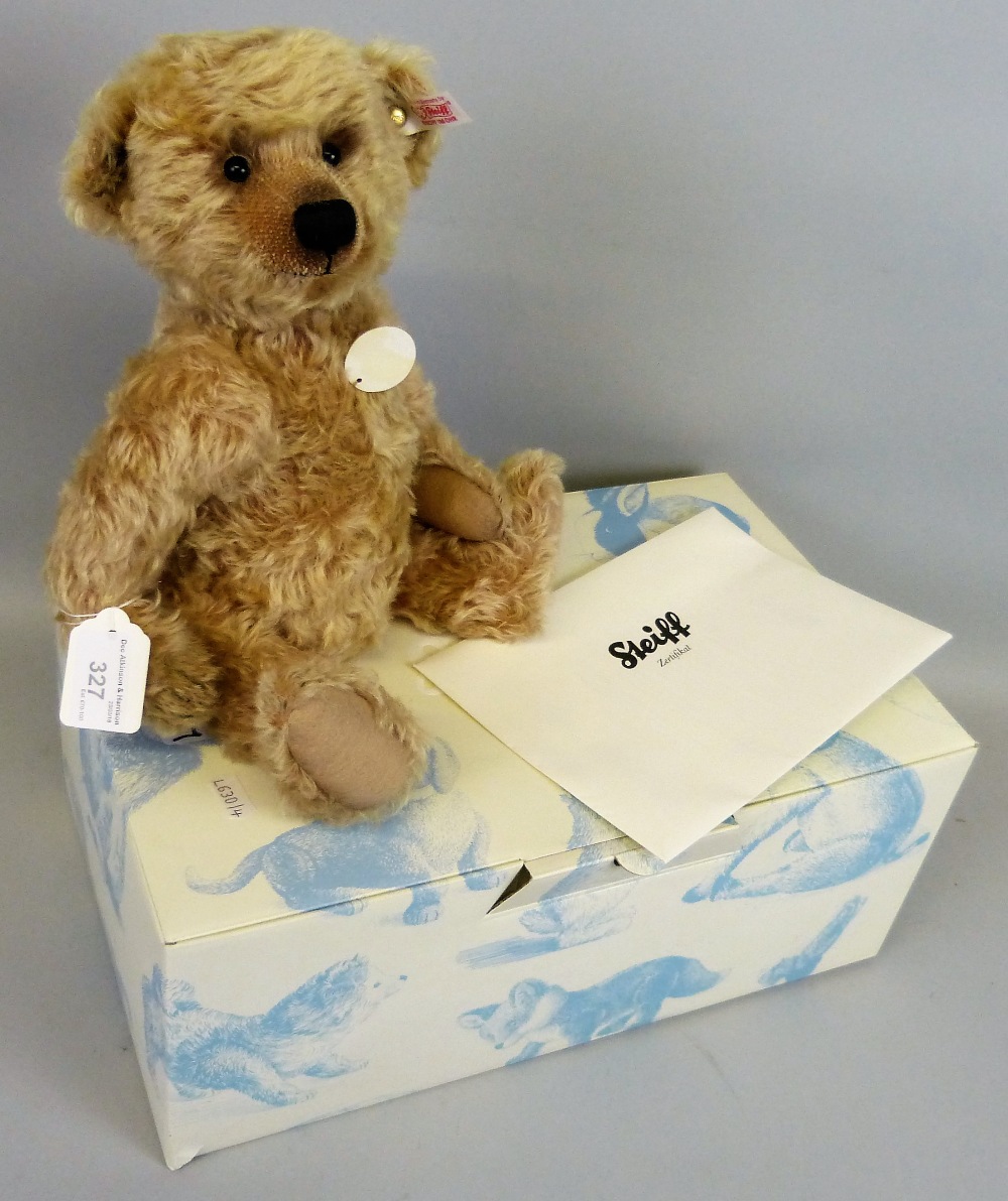 A Steiff limited edition Jona teddy bear No.589/2009 35cm high boxed with certificate