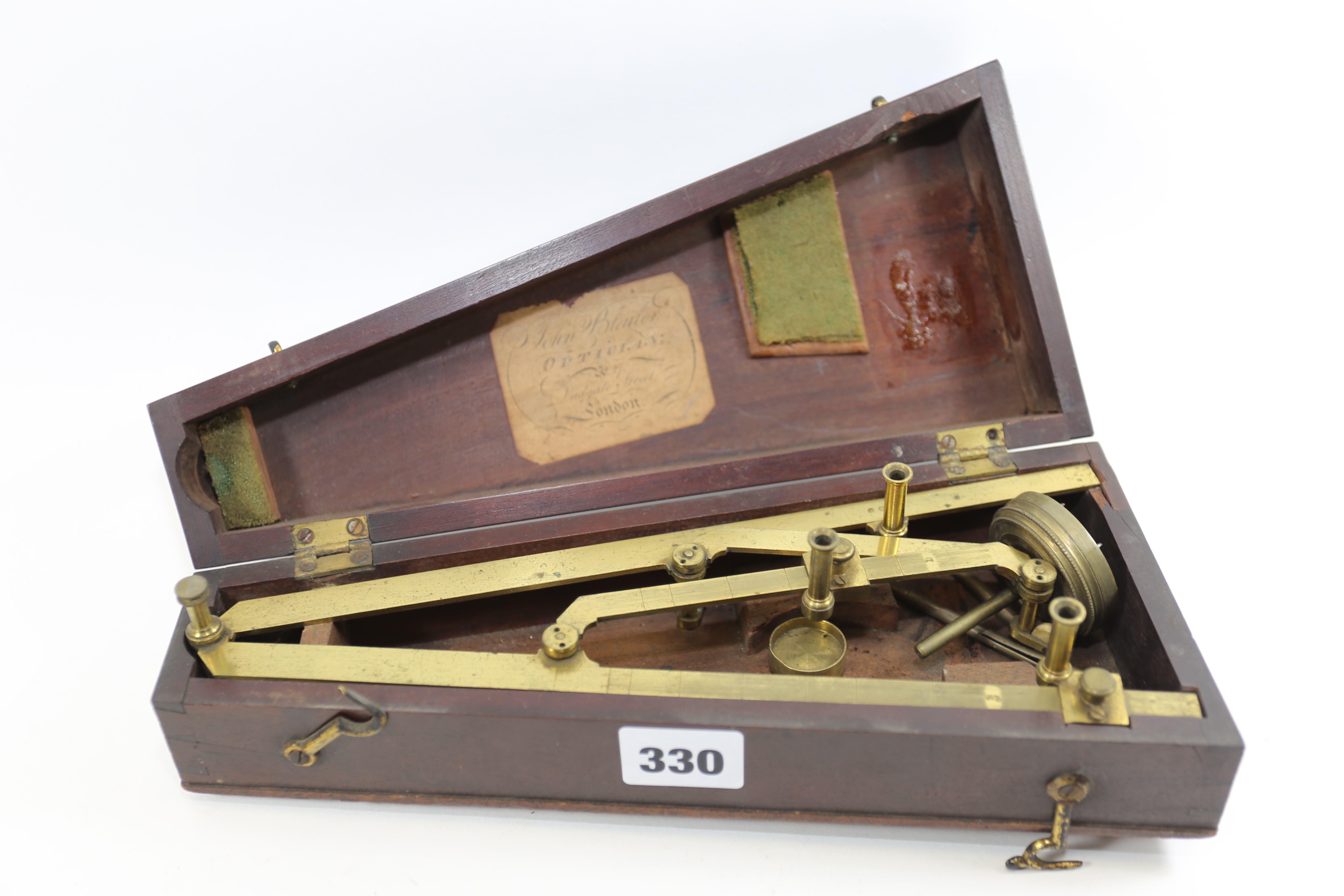 JOHN BLEULER, LONDON, A GEORGIAN BRASS PANTOGRAPH, 10 1/4 ins long in original mahogany storage box.