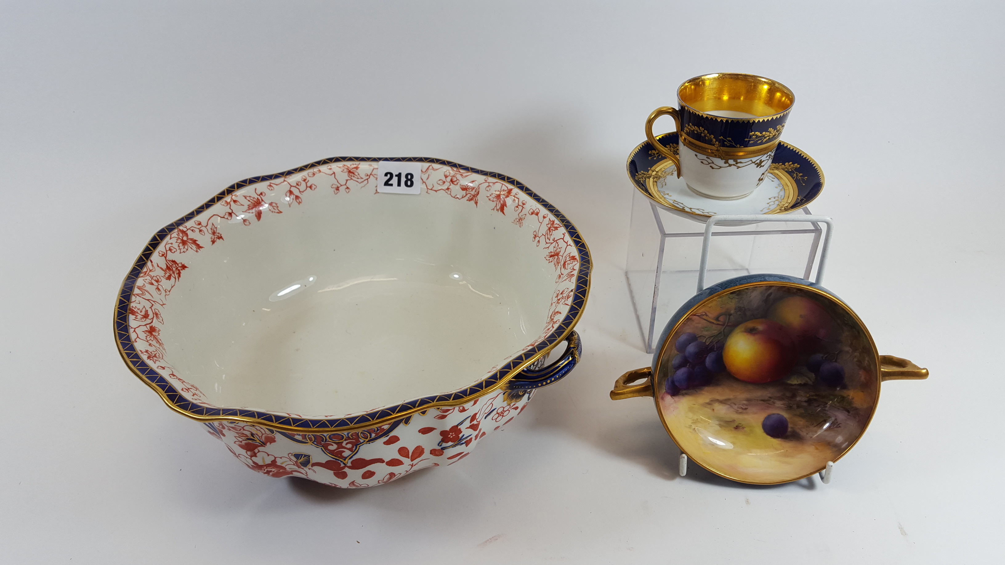 A LATE 19TH/EARLY 20TH CENTURY ROYAL CROWN DERBY """"OLD IMARI"""" PATTERN DOUBLE HANDLED BOWL (grou