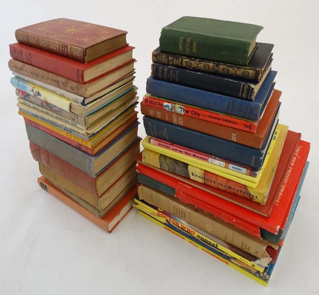 Books: A collection of approx 35 books to include: ' City of Oxford : A Survey and Inventory by the