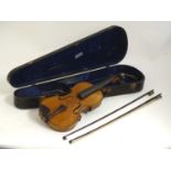 Musical Instruments : A cased early 20thC Violin ,