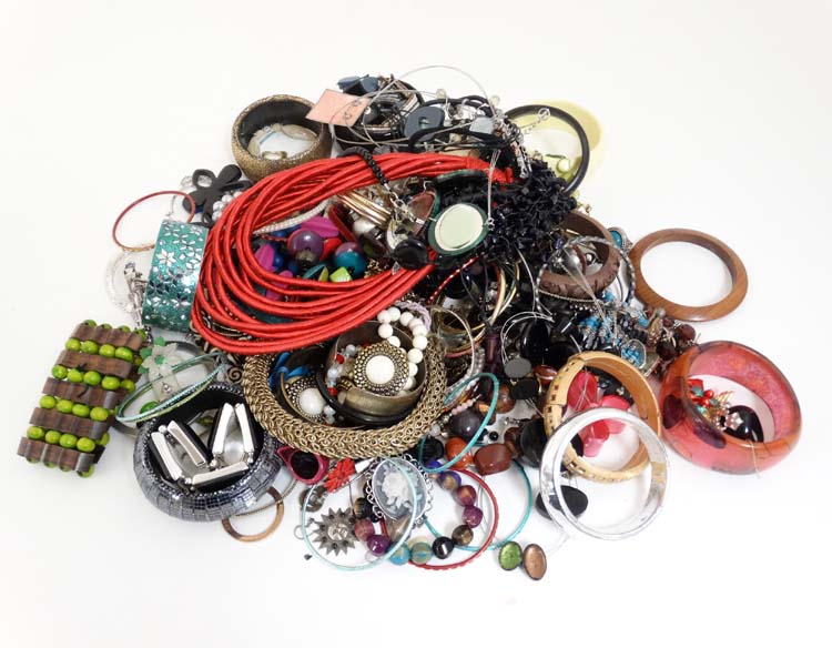 Assorted costume jewellery to include bracelets,