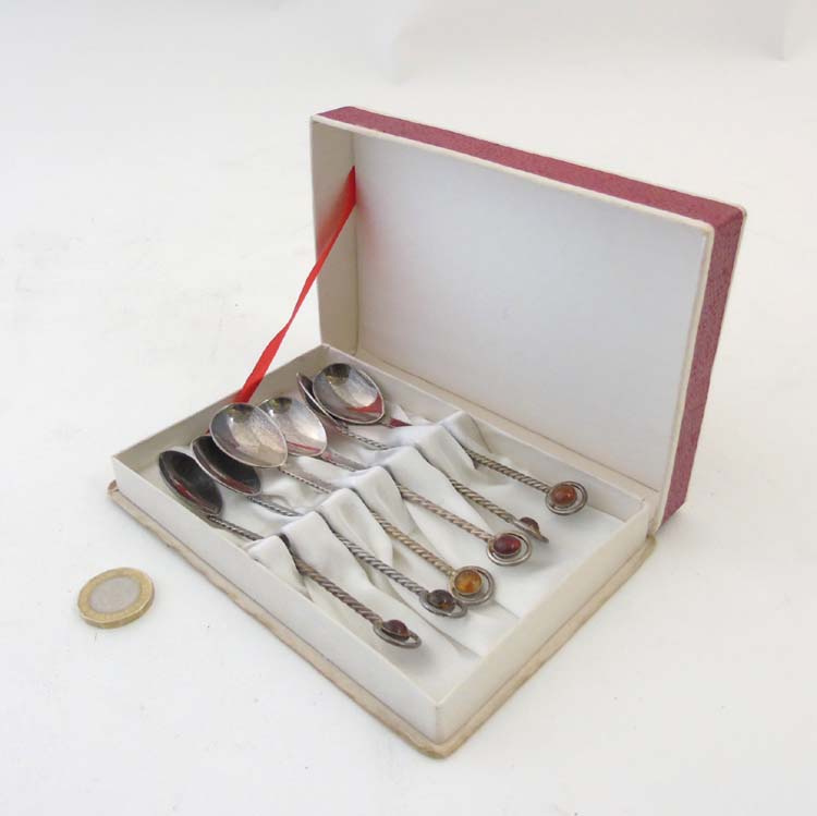 A Boxed set of 6 silver plate mocha spoons with amber cabochon. Marked K MET W. - Image 3 of 9