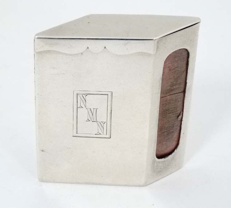 A silver vesta / matchbox case with hinged lid and marked under ' Silver J. - Image 4 of 5