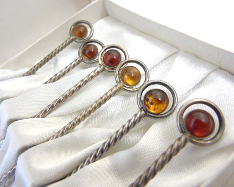A Boxed set of 6 silver plate mocha spoons with amber cabochon. Marked K MET W. - Image 9 of 9