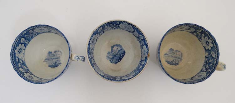 A set of three early 19thC pearlware transfer printed blue and white teacups / teabowl and saucers - Image 5 of 7
