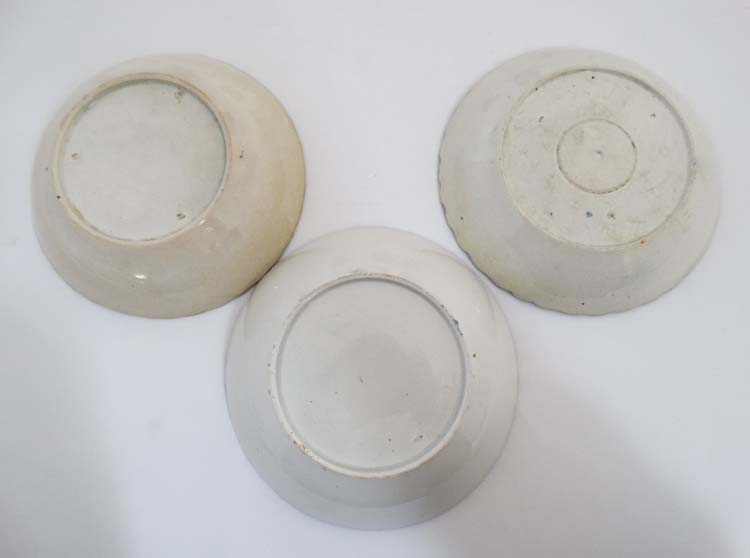 A set of three early 19thC pearlware transfer printed blue and white teacups / teabowl and saucers - Image 3 of 7