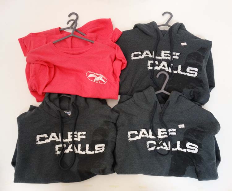 Three Grey Calef Calls Duck shooting Hoodies (size M) together with two Fuchsia Duck Commander