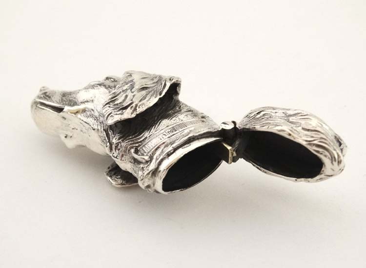 A silver plate novelty vesta formed as a gun dogs head. 21stC . - Image 6 of 7