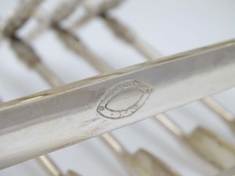 Rowing: A novelty 6-slice silver plated toast rack, the bars formed as oars. - Image 2 of 14