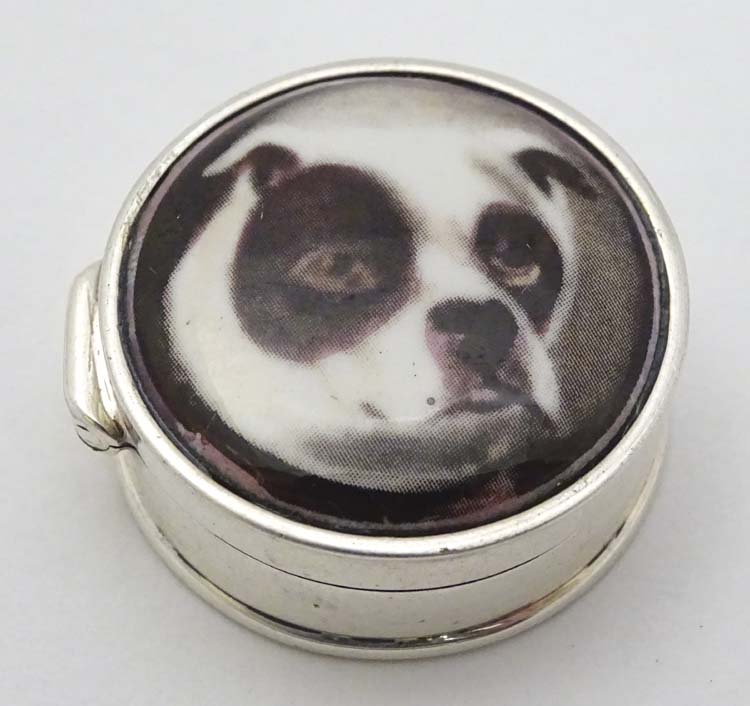 A 925 silver pill box with monochrome image to lid depicting the head of a French Bulldog.