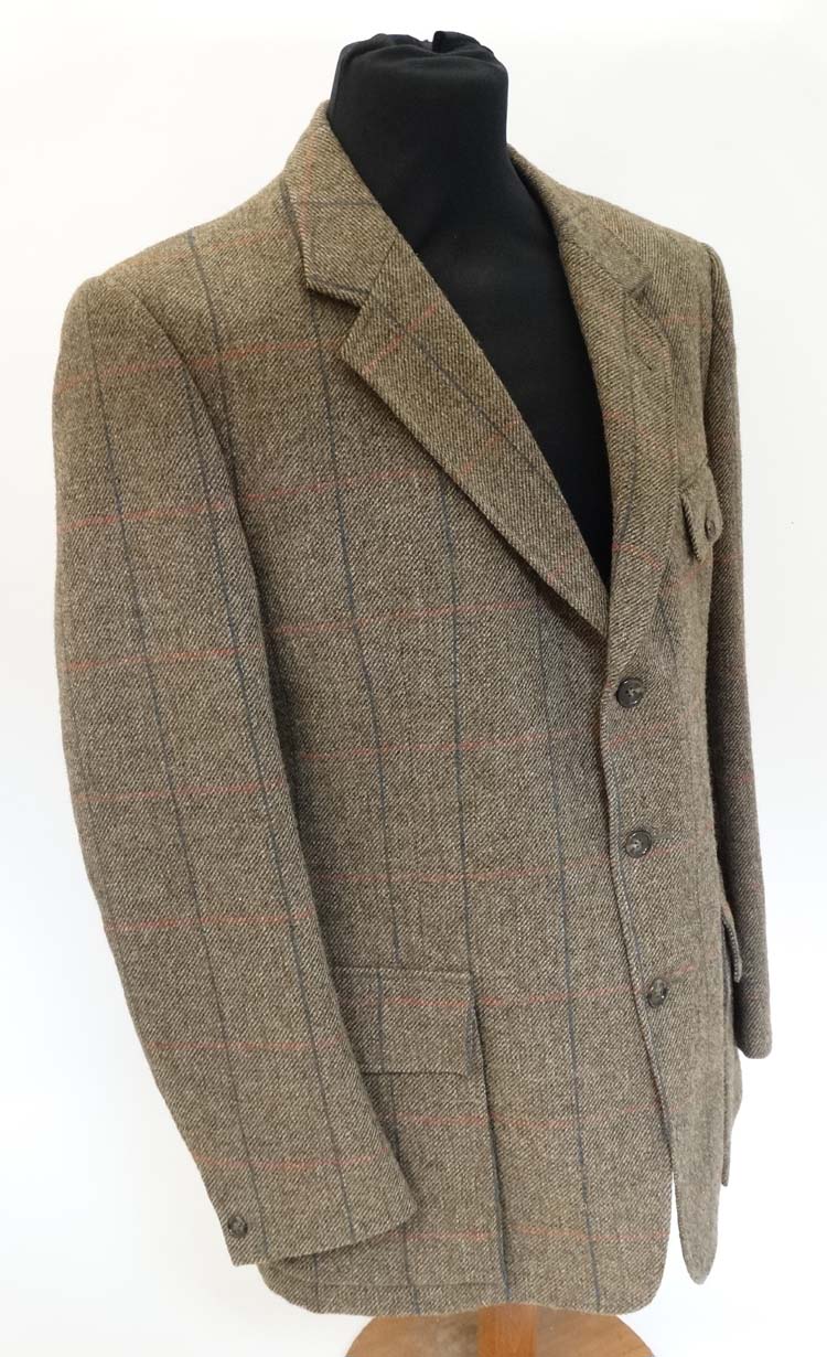 A James Purdey & Sons tweed shooting jacket, approx. 46'' chest measurement. - Image 3 of 6