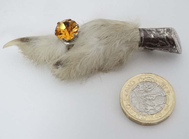 A silver mounted grouse foot brooch. Hallmarked Edinburgh c.1957 maker Ward Brothers. - Image 4 of 6