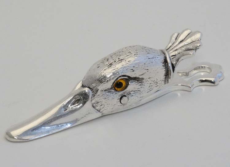 A silver plate desk top letter clip in the form of a ducks head. 21stC. - Image 2 of 3