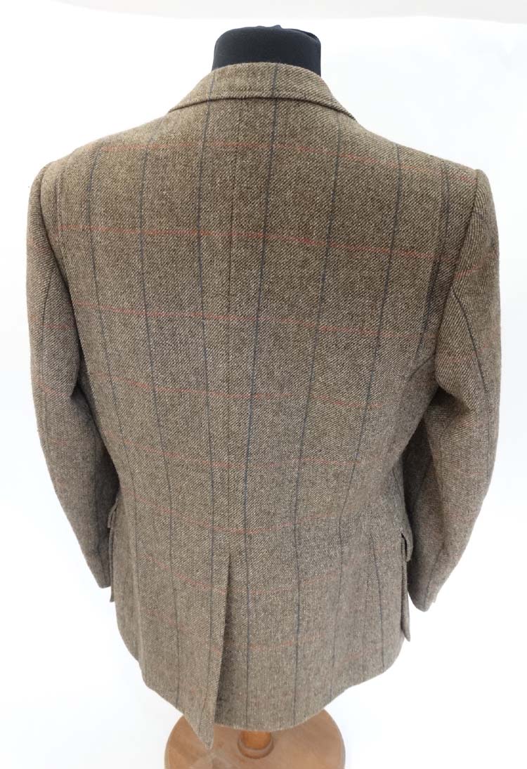 A James Purdey & Sons tweed shooting jacket, approx. 46'' chest measurement. - Image 5 of 6