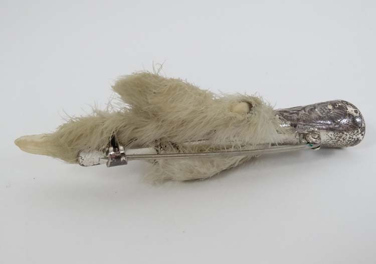 A silver mounted grouse foot brooch. Hallmarked Edinburgh c.1957 maker Ward Brothers. - Image 5 of 6