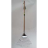 Spear & Jackson 'Kew Kids Collection' Lawn Rake. 51'' long.