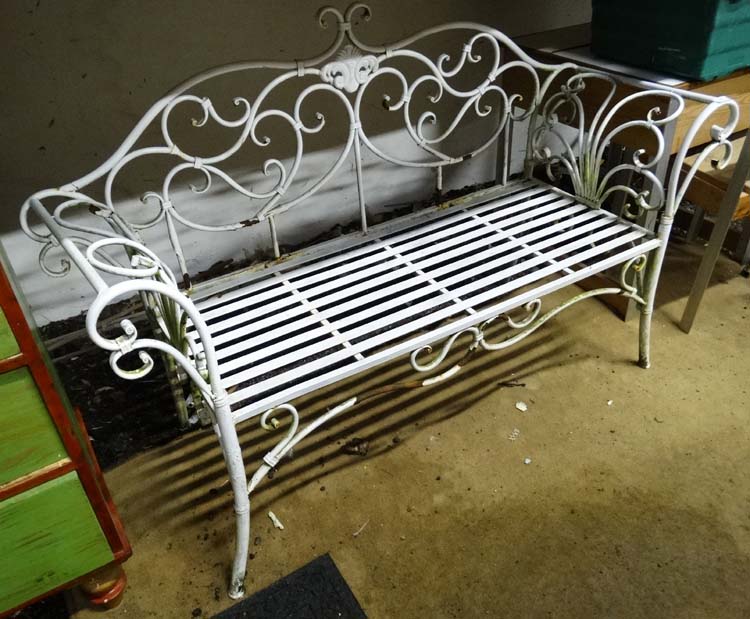 Wrought painted iron bench CONDITION: Please Note - we do not make reference to the - Image 3 of 3