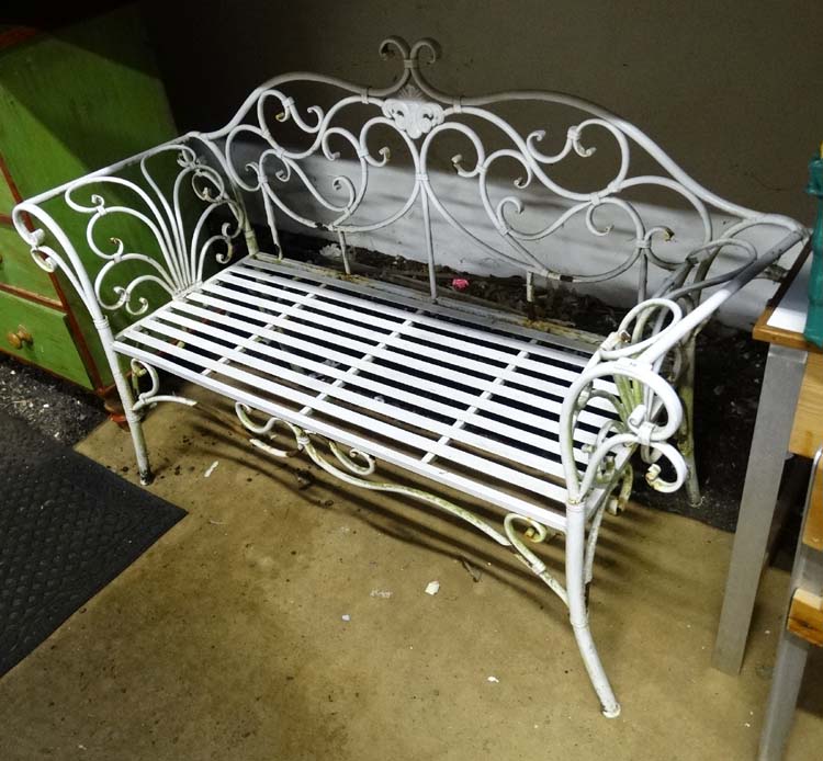 Wrought painted iron bench CONDITION: Please Note - we do not make reference to the - Image 2 of 3