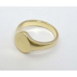 A 9ct gold Gentlemans ring (12g) CONDITION: Please Note - we do not make reference