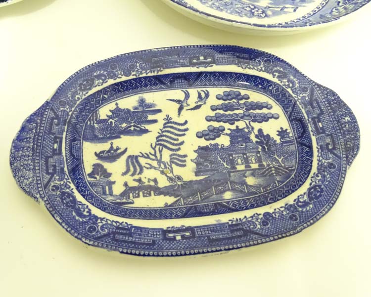 Quantity of blue and white china CONDITION: Please Note - we do not make reference - Image 18 of 23