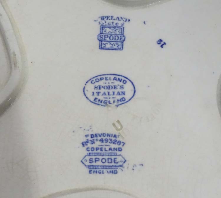 Quantity of blue and white china CONDITION: Please Note - we do not make reference - Image 15 of 23