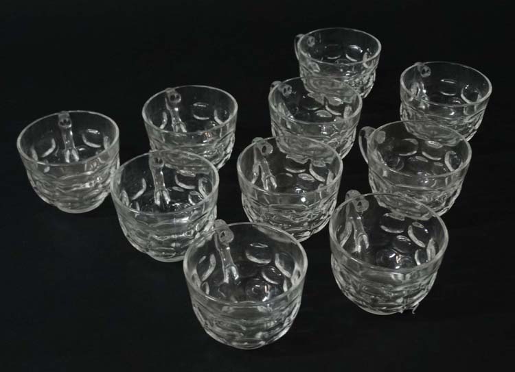 A mid 20thC glass punch bowl with 10 punch cups. - Image 2 of 11