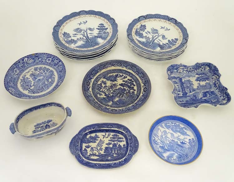 Quantity of blue and white china CONDITION: Please Note - we do not make reference