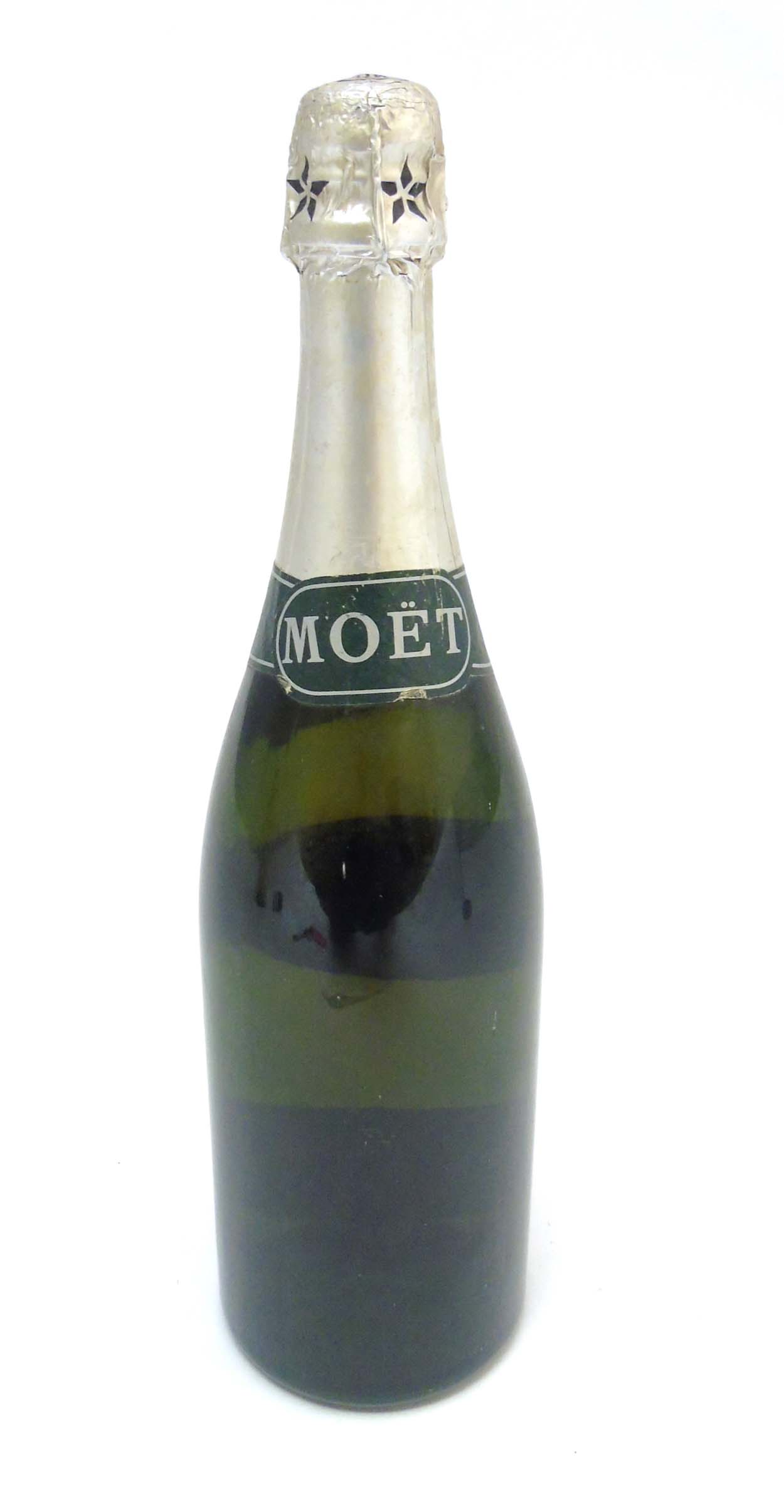 Champagne : A Moet & Chandon 1977 Silver Jubilee cuvee CONDITION: Please Note - we - Image 4 of 4