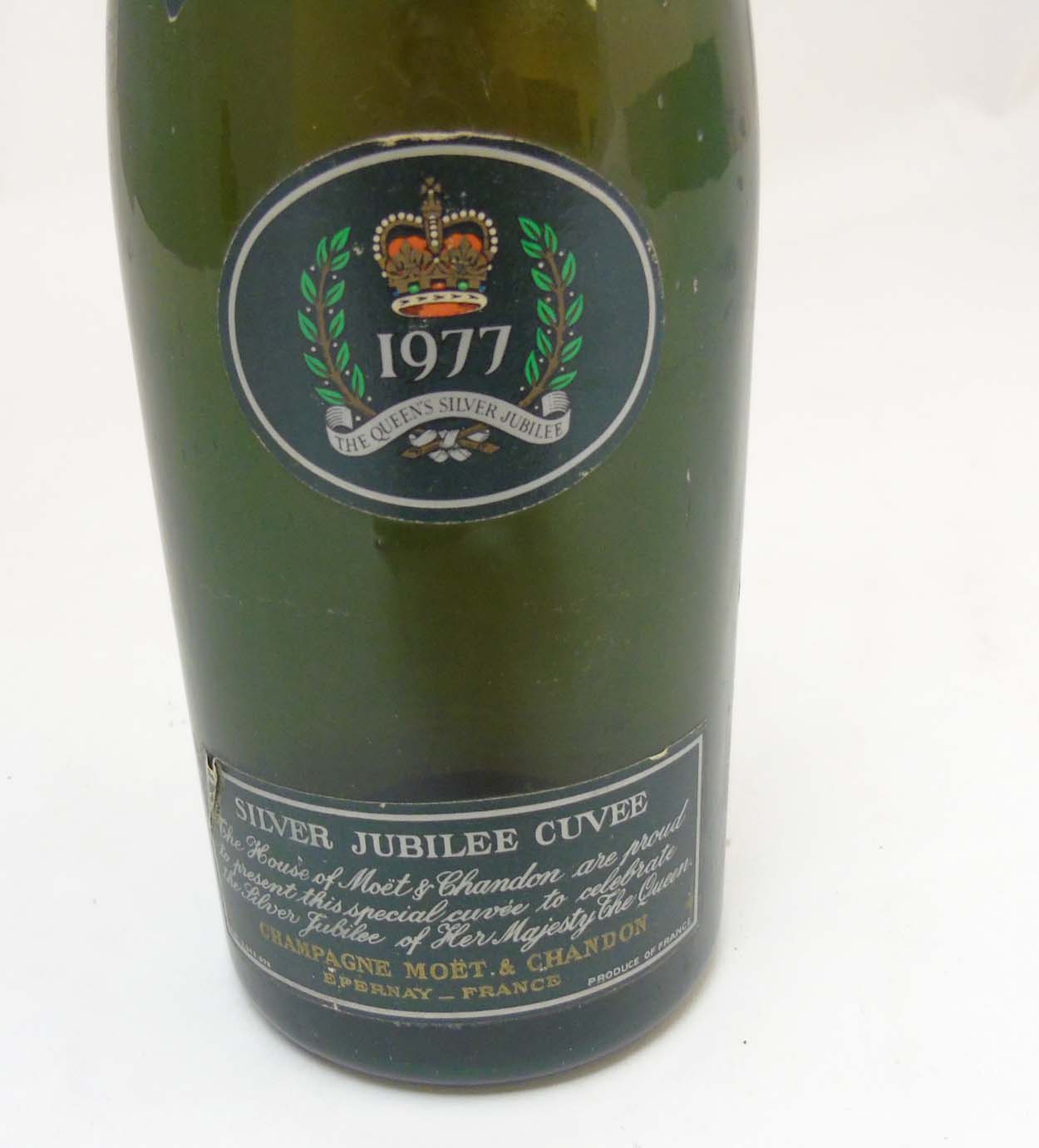 Champagne : A Moet & Chandon 1977 Silver Jubilee cuvee CONDITION: Please Note - we - Image 2 of 4
