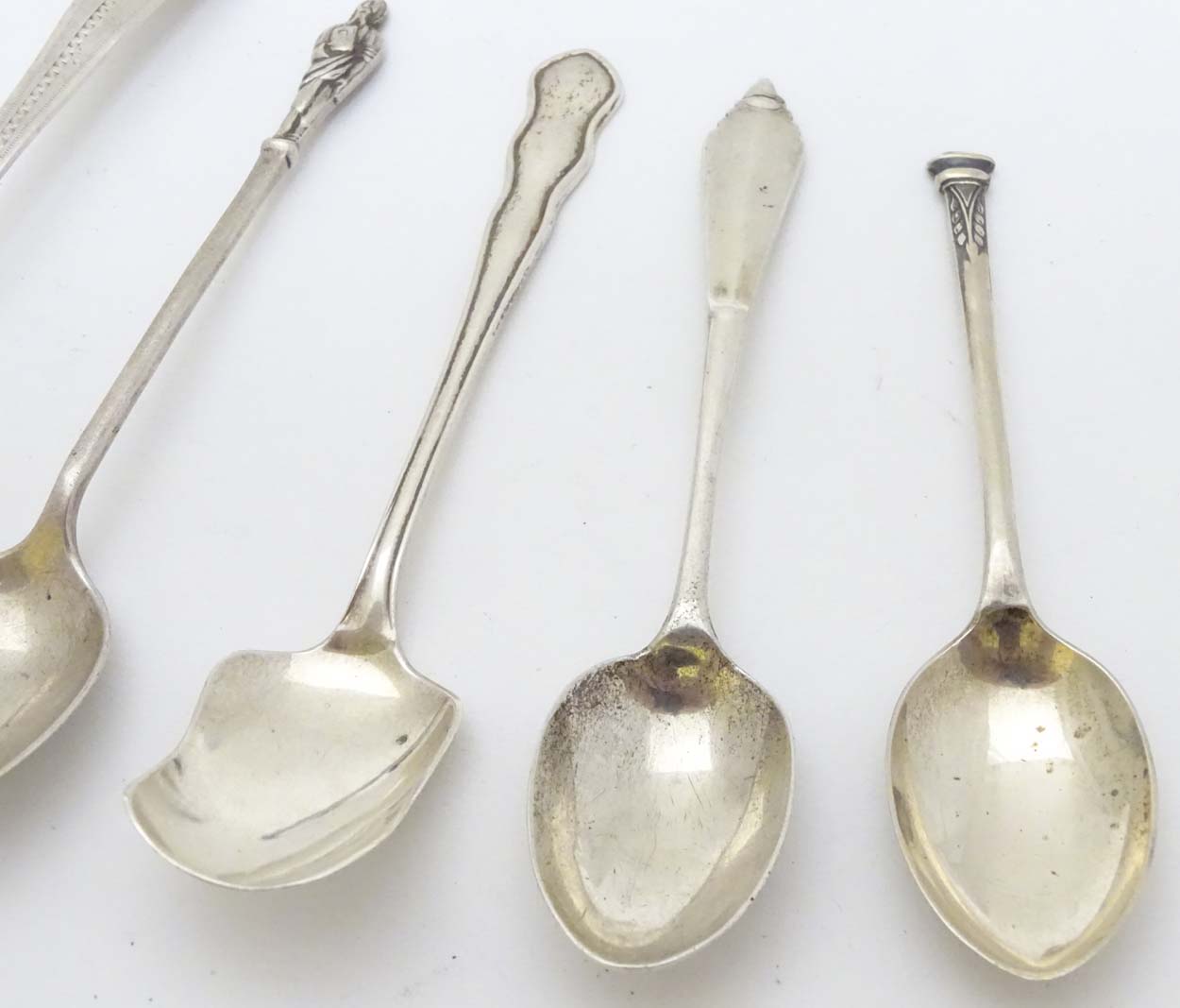 Assorted spoons to include a seal top spoon hallmarked Sheffield 1911 maker Harrods Stores Ltd, - Image 4 of 10