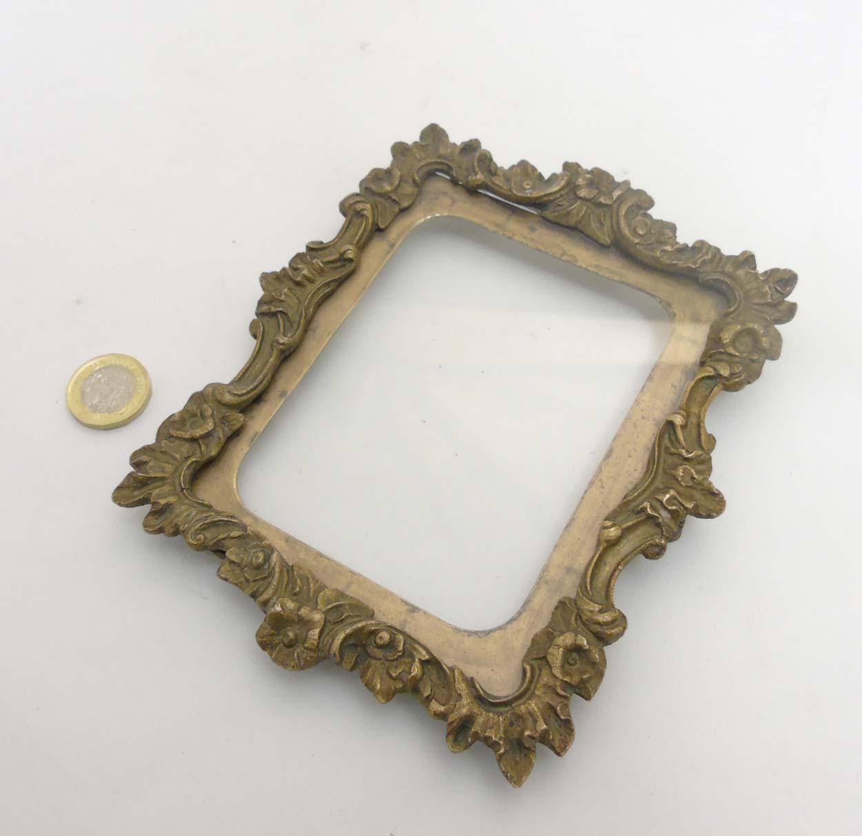 XVIII Baroque Gilt frame (hanging), Suitable for a cabinet portrait,