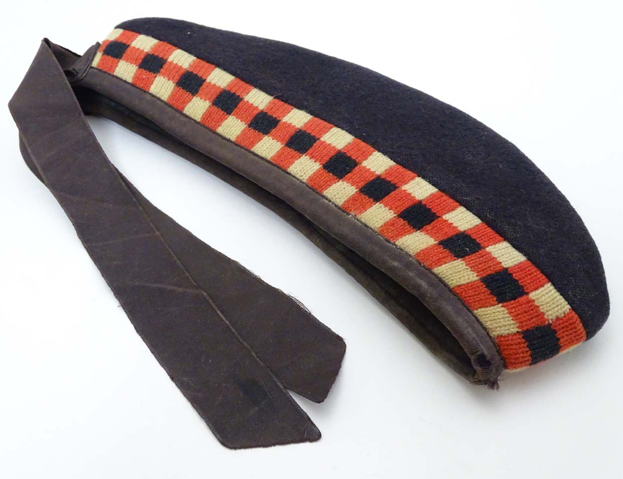 Militaria : A early to mid 20thC Glengarry Bonnet ( as worn by Scottish Regiments of the British - Image 3 of 6
