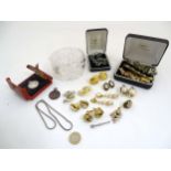 Assorted jewellery etc to include various bracelets,