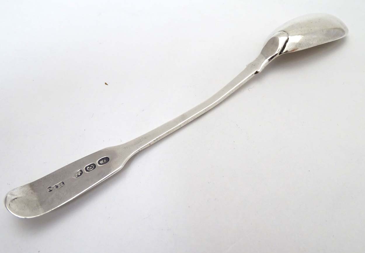 A silver fiddle pattern mustard spoon hallmarked London 1818 5 1/4" (16g) CONDITION: - Image 7 of 7