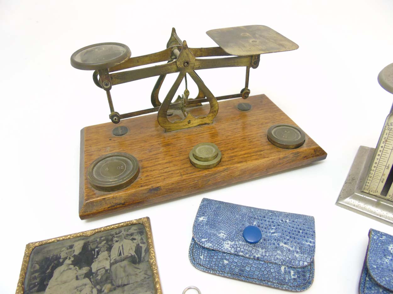 A quantity of scales to include Post Office sprung balances scales by J W & Co. - Image 6 of 6