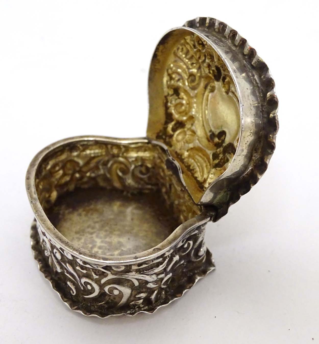 A Victorian silver small box with embossed decoration. - Image 7 of 7