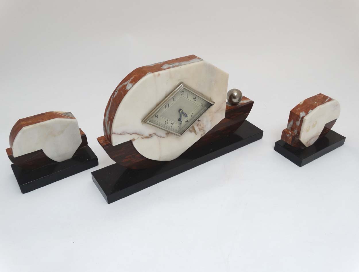 Art Deco Clock and Garnitures: an attractively cased marble timepiece with diamond shaped dial, - Image 4 of 7