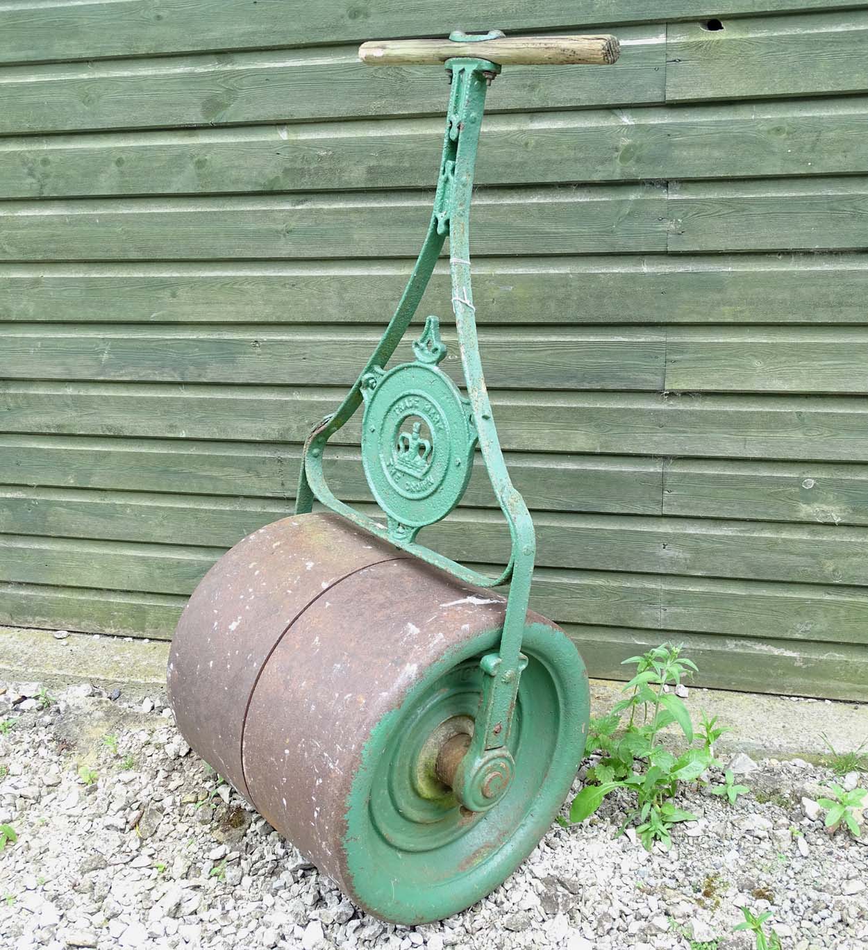 Garden and Architectural Salvage : an early 20 thC painted ' New Crown ' cast Iron Garden roller, - Image 3 of 7